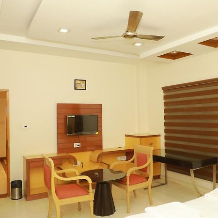 Hill View Paradise - 2Bhk'S & Rooms - A Golden Group Of Premium Home Stays - Tirupati Kültér fotó